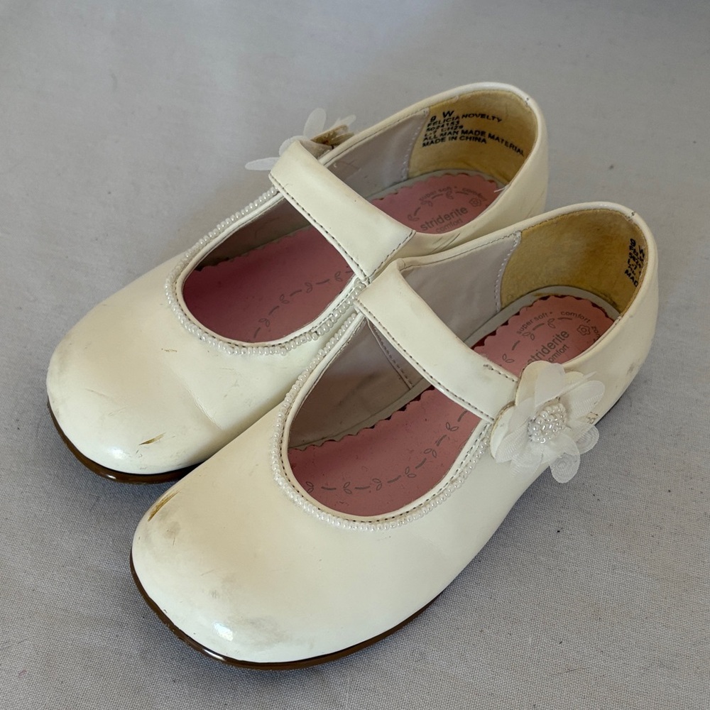 Stride Ride Felicia girls dress shoes with Flower detail.,size 9W